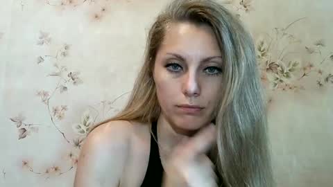 roxyfox18x01 online show from June 10, 2026, 7:40 am