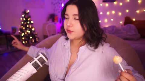 roxysuh online show from December 12, 2024, 7:41 am