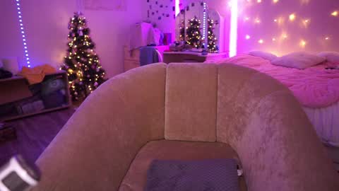 roxysuh online show from December 28, 2024, 10:47 am