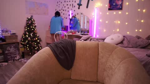 roxysuh online show from January 17, 2025, 8:13 am