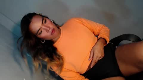 royaltymarcela6969 online show from September 16, 2025, 4:35 am