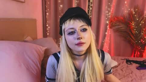 Rraffaellka online show from April 11, 2026, 10:03 pm