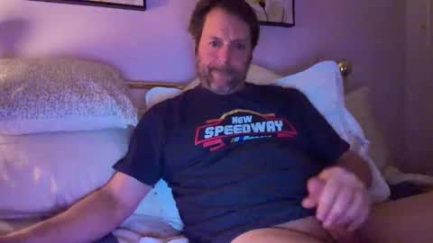 Snapshot of rtrmoney18 chatting on December 15, 2025, 1:32 am rtrmoney18 online show from December 15, 2025, 1:32 am