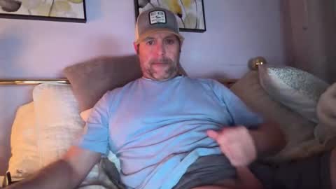 Snapshot of rtrmoney18 chatting on February 14, 2026, 12:51 am rtrmoney18 online show from February 14, 2026, 12:51 am