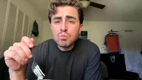 rubenzaragosa09 online show from April 20, 2026, 10:55 pm