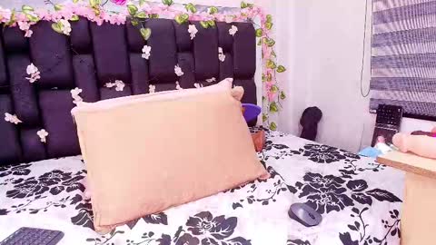 Snapshot of rubi_hops chatting on September 21, 2025, 7:15 pm Rubi online show from September 21, 2025, 7:15 pm