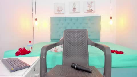 Snapshot of rubiroose chatting on December 6, 2024, 11:25 pm Rubii online show from December 6, 2024, 11:25 pm