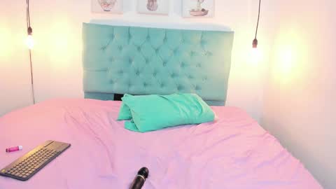 Snapshot of rubiroose chatting on February 9, 2025, 5:19 am Rubii online show from February 9, 2025, 5:19 am