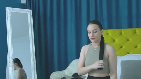 Snapshot of rubyhills chatting on February 6, 2026, 5:45 am Ruby online show from February 6, 2026, 5:45 am