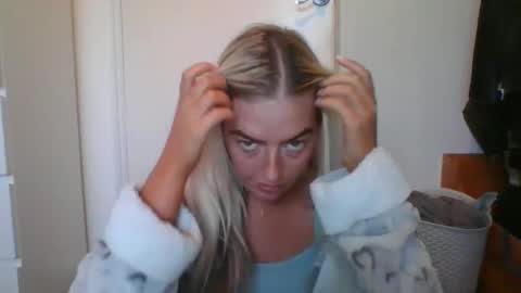 rubyredxxxoxxx online show from December 7, 2024, 2:24 pm