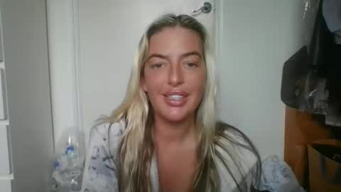 rubyredxxxoxxx online show from December 29, 2024, 11:40 am