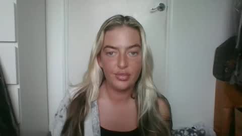 rubyredxxxoxxx online show from December 31, 2024, 3:20 pm