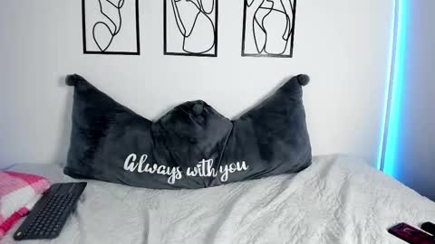 I am  Ruby online show from December 13, 2025, 7:53 pm