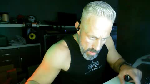 Snapshot of ruffi77 chatting on October 11, 2025, 9:41 am Chico que rico Caliente online show from October 11, 2025, 9:41 am