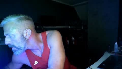 Chico que rico Caliente online show from May 2, 2026, 3:22 am