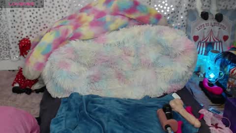 Jeanie online show from March 4, 2025, 10:27 pm