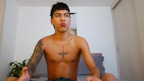  R U S S E L L  online show from March 23, 2026, 5:06 pm