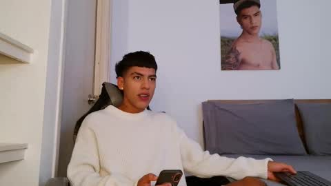  R U S S E L L  online show from March 24, 2026, 10:26 pm