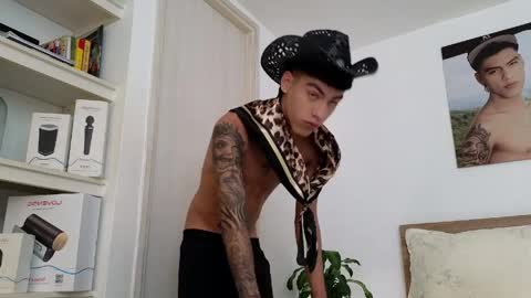  R U S S E L L  online show from March 31, 2026, 10:21 pm