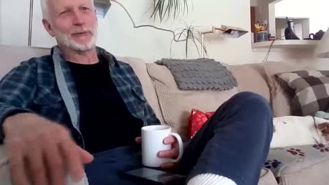 Snapshot of rustyx22 chatting on February 28, 2025, 2:20 pm Rusty online show from February 28, 2025, 2:20 pm