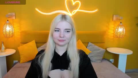 Snapshot of ruthbryant chatting on October 5, 2025, 1:15 am ruthbryant online show from October 5, 2025, 1:15 am