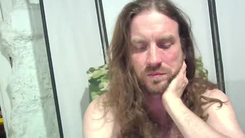 rwb1982 online show from May 11, 2026, 10:40 pm