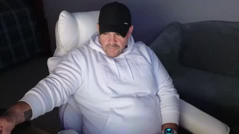 Snapshot of ryan9597 chatting on October 28, 2025, 1:42 am Ryan online show from October 28, 2025, 1:42 am
