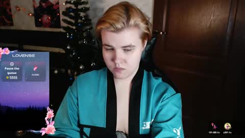 Snapshot of ryan__kim chatting on December 12, 2024, 5:37 pm Ryan online show from December 12, 2024, 5:37 pm