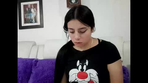 Snapshot of ryanandpamela_ chatting on December 5, 2024, 1:47 am Ryan And Pamela online show from December 5, 2024, 1:47 am