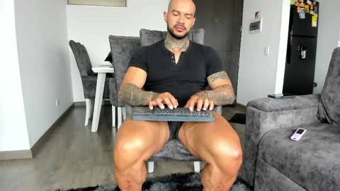 Snapshot of ryanjhonston chatting on April 24, 2026, 4:09 pm Ryan online show from April 24, 2026, 4:09 pm