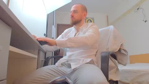 Ryanstone  online show from March 21, 2026, 6:07 am