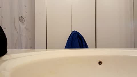 ryucravenmore online show from October 21, 2025, 12:39 pm