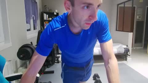 Snapshot of ryukukamifr chatting on October 6, 2025, 7:06 am Ryuk FR online show from October 6, 2025, 7:06 am