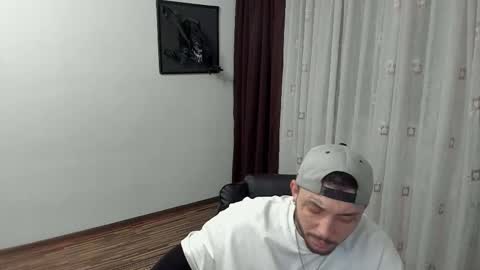 s1nmaster online show from November 1, 2025, 7:49 pm