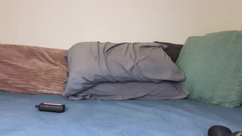 Leanne online show from November 17, 2025, 2:06 am