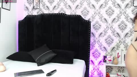 Snapshot of saara_brown chatting on February 6, 2025, 12:48 pm Saara Brown online show from February 6, 2025, 12:48 pm