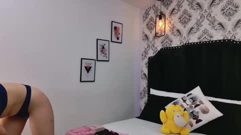 Snapshot of saara_brown chatting on September 29, 2025, 12:32 pm Saara Brown online show from September 29, 2025, 12:32 pm