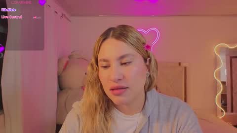 saaya_tay online show from February 6, 2026, 3:22 am