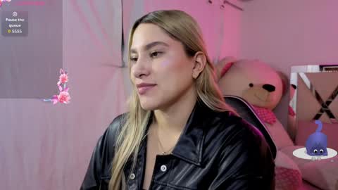 saaya_tay online show from June 3, 2026, 3:09 am