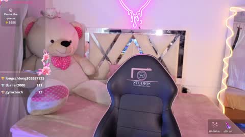 saaya_tay online show from June 5, 2026, 6:52 am