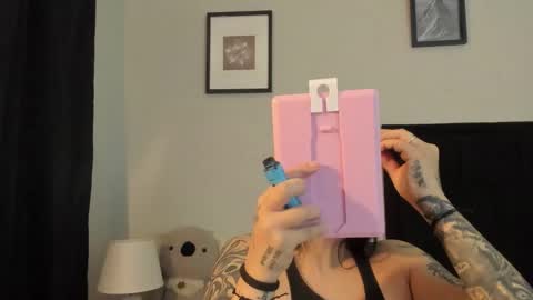           online show from January 6, 2026, 6:44 pm