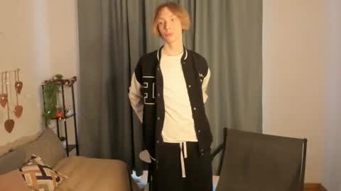 Snapshot of sableflux chatting on March 3, 2026, 5:13 am sableflux online show from March 3, 2026, 5:13 am