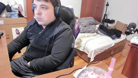 1141323  my Lord Mister Max   moms treasure online show from December 30, 2024, 10:45 pm