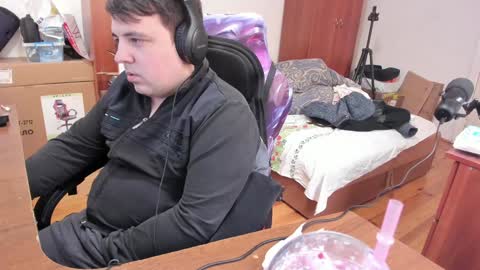 1141323  my Lord Mister Max   moms treasure online show from December 31, 2024, 10:58 am