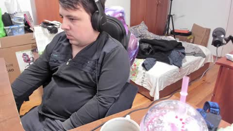 1141323  my Lord Mister Max   moms treasure online show from January 4, 2025, 6:41 am