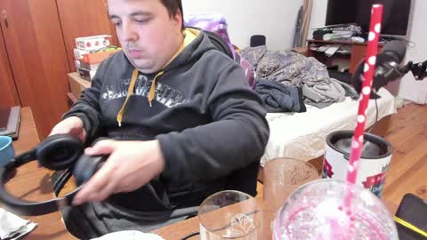 1141323  my Lord Mister Max   moms treasure online show from January 10, 2025, 4:12 am