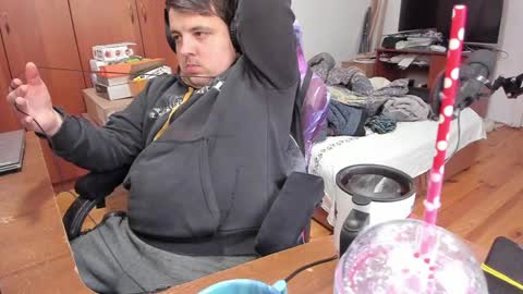 1141323  my Lord Mister Max   moms treasure online show from January 11, 2025, 8:11 am