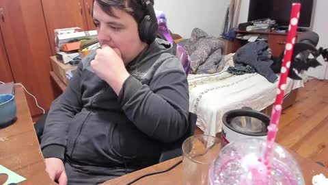 1141323  my Lord Mister Max   moms treasure online show from January 15, 2025, 5:40 am