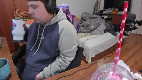 1141323  my Lord Mister Max   moms treasure online show from January 19, 2025, 6:42 am