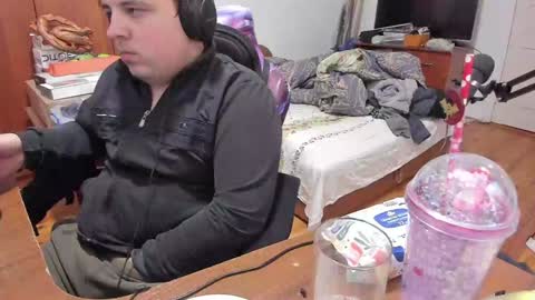 1141323  my Lord Mister Max   moms treasure online show from January 24, 2025, 12:52 pm